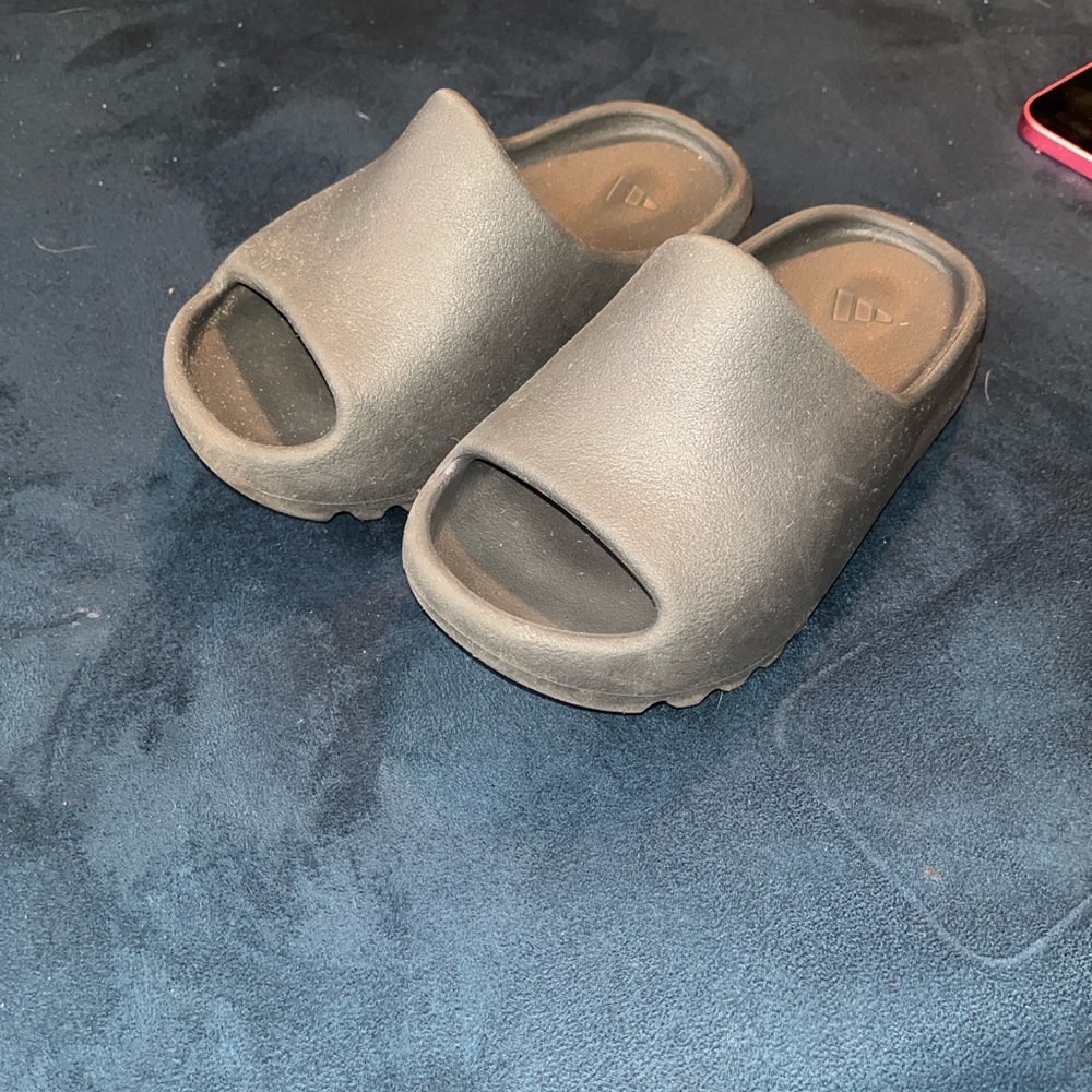 Kids Black Yeezy Slide Sandals - Comfortable Open-Toe Slip-Ons